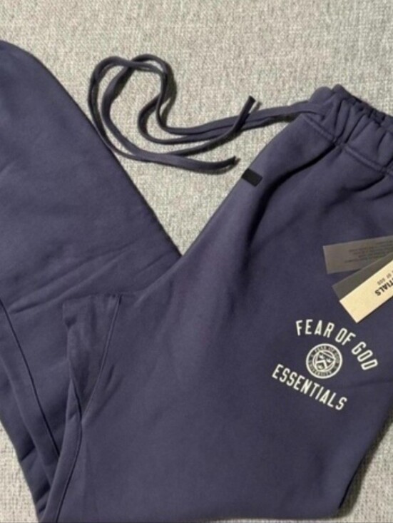 Other - Men's Navy Feat Of GODSweatpants